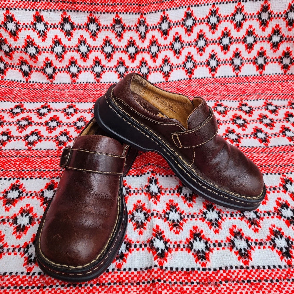 ☆Vintage woman's Born hand-crafted footwear☆